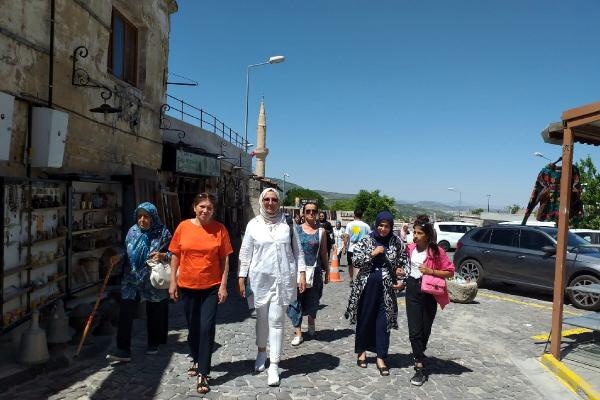 Akdeniz Belediyesi’nden kadınlara bayram hediyesi