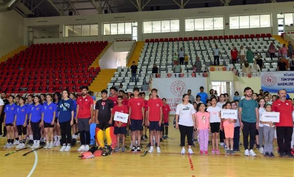 Osmaniye’de yaz spor okulları 2 bin 50 öğrenci ile başladı