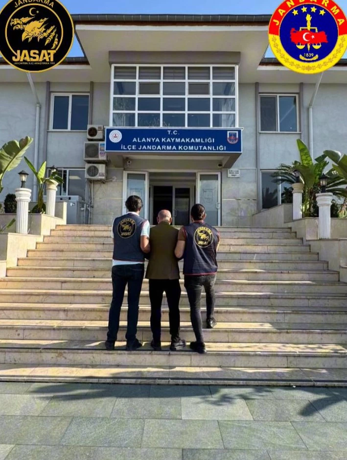 Jandarma, Antalya’da 72 saatte 211 aranan şahsı yakaladı
