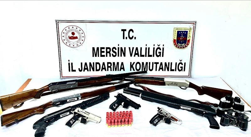 Mersin’de silah kaçakçıları jandarma engeline takıldı
