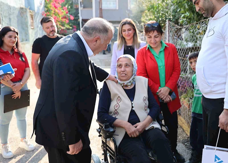 Başkan Demirçalı, akülü sandalye hediye etti
