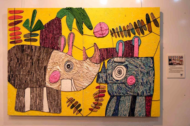 Down sendromlu ressam kalbindekileri tuvale aktarıyor
