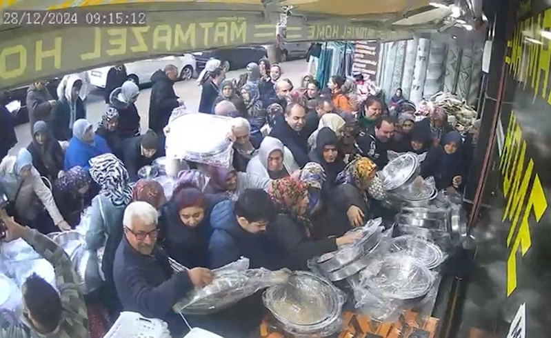 Uygun fiyata satılan ürünler izdihama neden oldu
