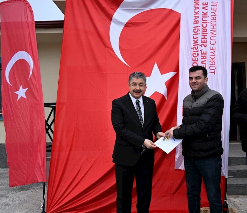 Osmaniye’de yapımı tamamlanan köy evlerinin anahtar teslimi yapıldı
