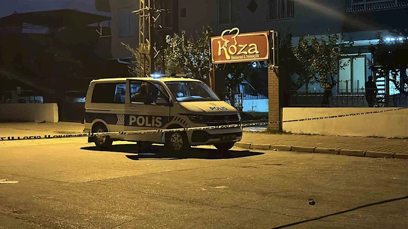 Sokakta yürüyen 18 yaşındaki genç, silahlı saldırıda öldürüldü
