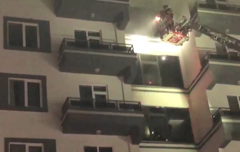 Kahramanmaraş’ta dairede çıkan yangın korkuttu
