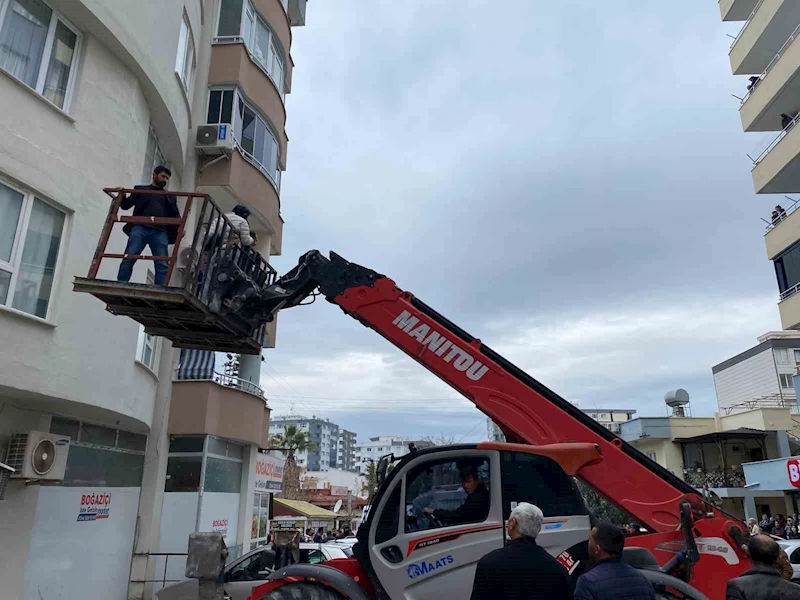 Osmaniye’de daire yangını: Mahsur kalan 8 kişi kurtarıldı
