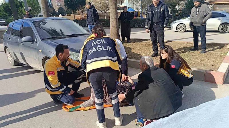 Adana’da otomobilin çarptığı yaşlı kadın yaralandı
