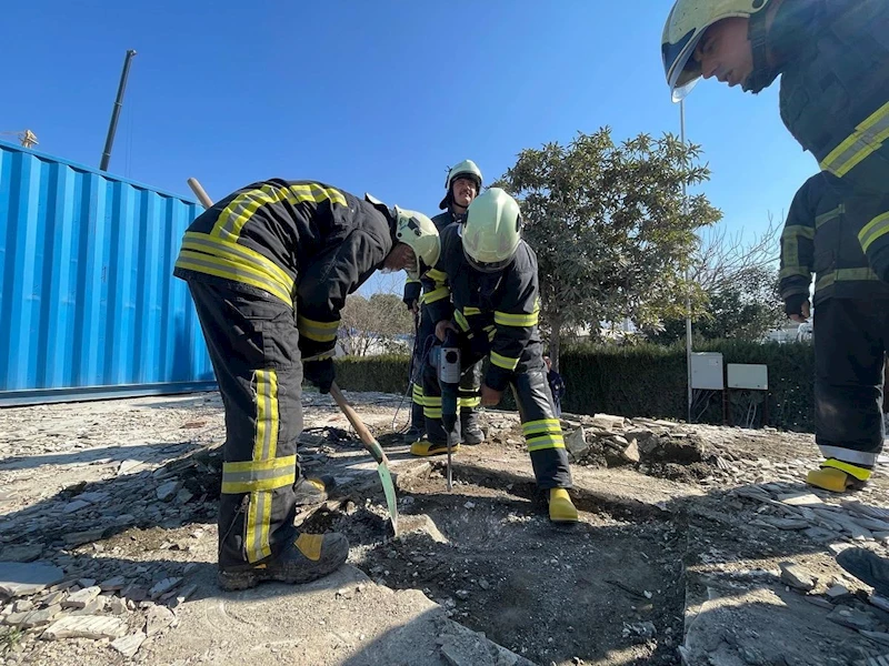 Hatay’da itfaiye personeline arama kurtarma eğitimi verildi
