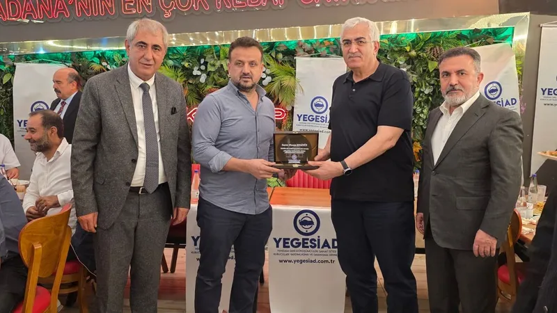 Hayırsever İş İnsanlarından Yenidam Camii