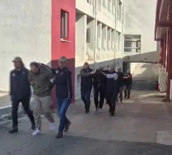 Adana’da tarım işçisi kılığındaki 4 DEAŞ’lı yakalandı
