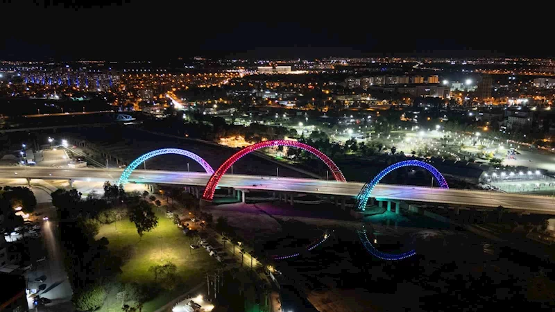 Adana geceleri ışıl ışıl
