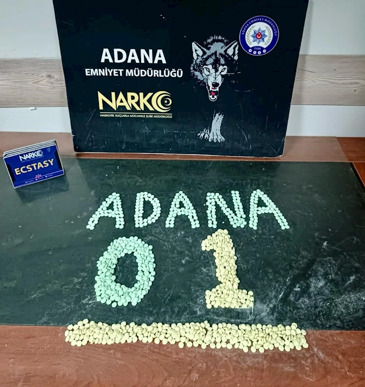 Uyuşturucu satıcısı kırmızı ışıkta beklerken yakalandı
