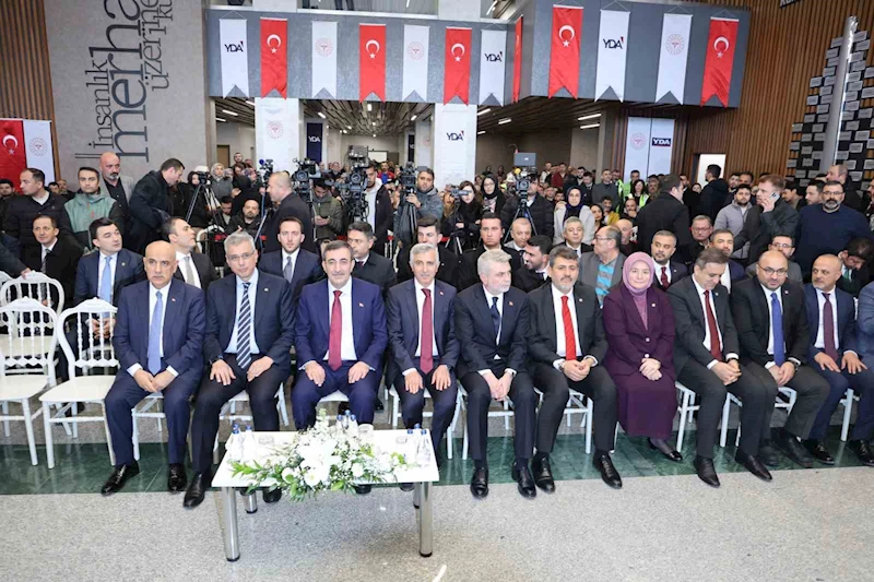 Kahramanmaraş’ta 400 yataklı Acil Durum Hastanesi açıldı
