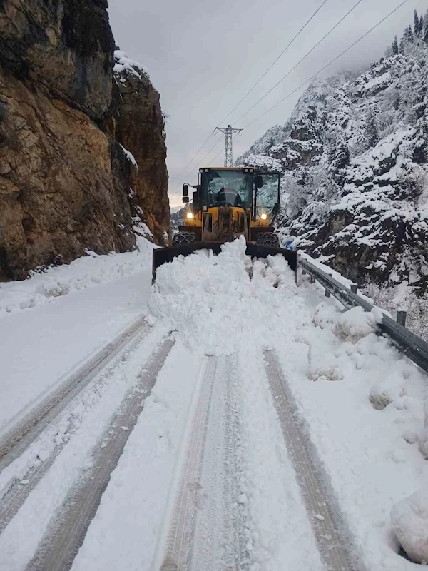 Onikişubat Belediyesi’nin karla mücadelede başarısı takdir topluyor
