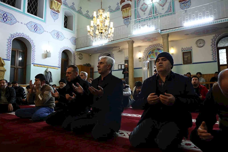 Kahramanmaraş’ta Berat Kandili dualarla idrak edildi
