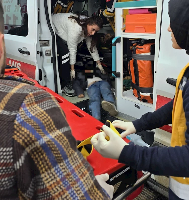 Kahramanmaraş’ta iki otomobil kafa kafaya çarpıştı: 3 ölü
