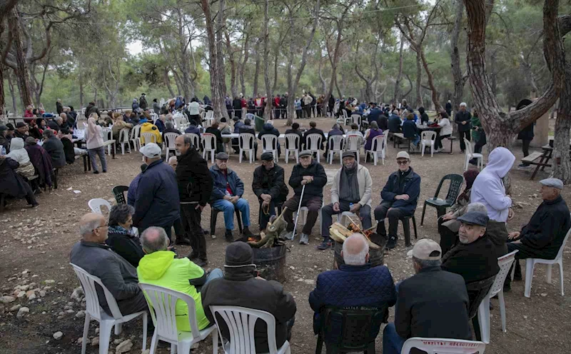 Mersin’de emekliler tabiat parkında eğlendi
