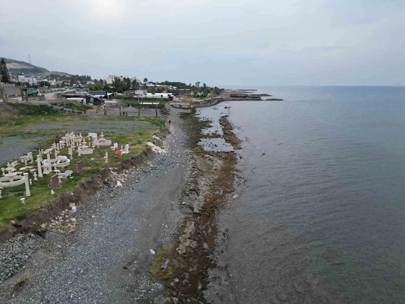 Hatay’da denizde 20 metre çekilme yaşandı
