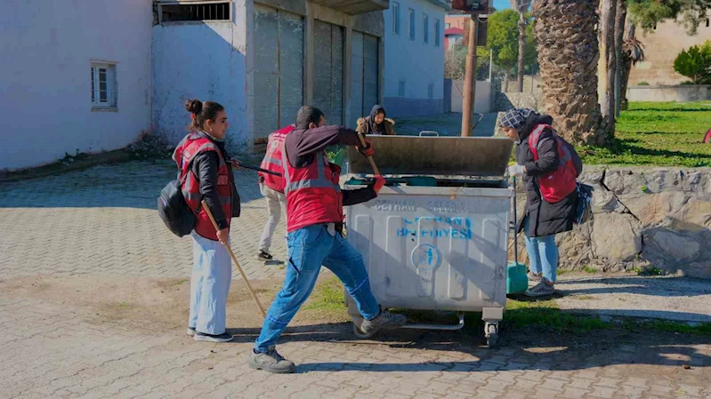 Ceyhan Belediyesi Kurtkulağı Mahallesi’ne çıkartma yaptı
