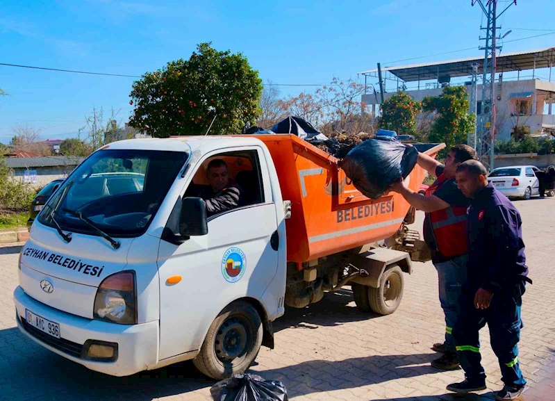 Ceyhan Belediyesi Kurtkulağı Mahallesi’ne çıkartma yaptı
