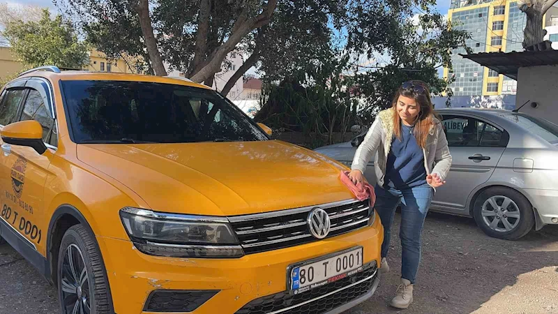 Babasının hasta olmasıyla direksiyona geçen taksici Emine’nin hayali tır şoförü olmak
