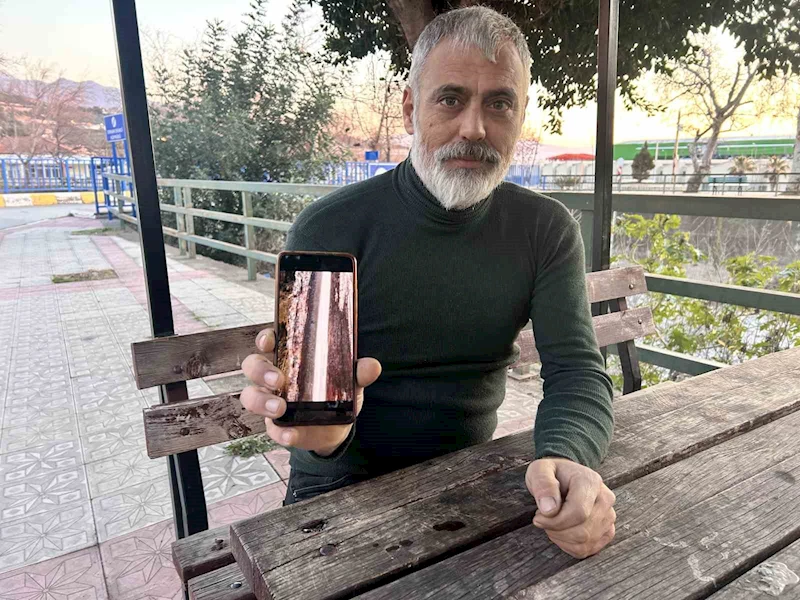 Değirmende Şelalesi soğuk havanın etkisiyle kısmen dondu
