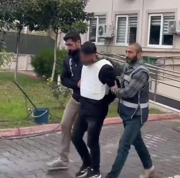 Silahlı yağma suçundan 21 yıl hapis cezasıyla aranan hükümlü yakalandı
