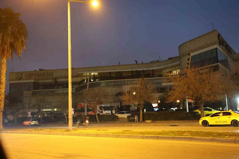 Havalandırmadan girdi, kuyumcudan 3 kilogram altın çaldı
