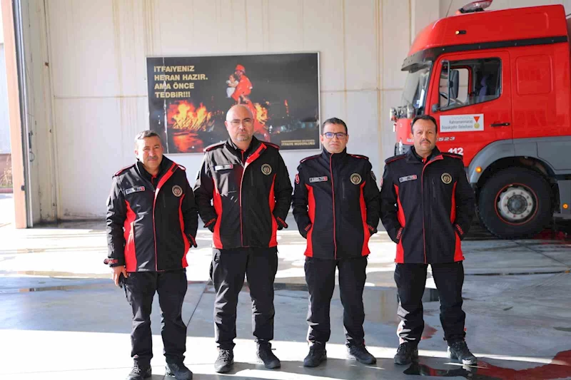 İtfaiyeci baba enkaz altındaki oğluna "Sen bekle" dedi, önce başkalarını kurtardı
