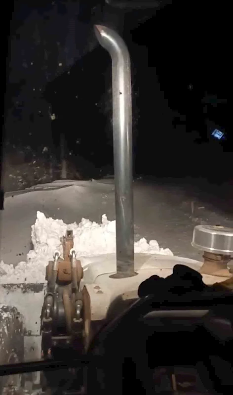 Karda mahsur kalan 15 madenci kurtarıldı
