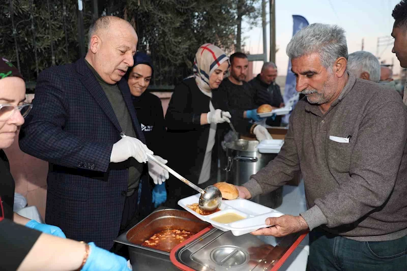 Yüreğir Belediyesinin mutfağı Ramazan’da aralıksız çalışıyor
