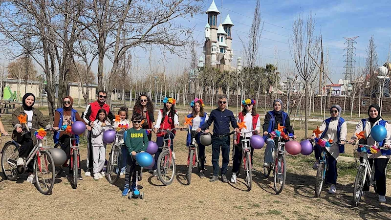 Osmaniye’de kadınlar günü nedeniyle bisiklet turu düzenlendi
