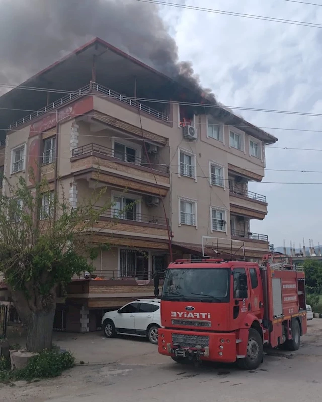 Antakya’da ev alevlere telsim oldu
