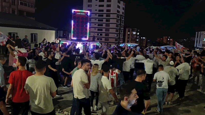 Kahramanmaraş İstiklalspor’un 2. Lig’e yükselmesiyle şehirde coşku yaşandı
