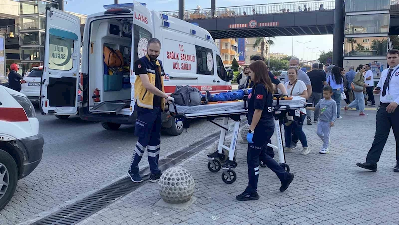 Mersin Forum AVM’deki iş yerinde asma cam tavan çöktü: 2 yaralı
