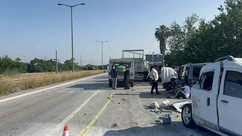 Hatay’da kamyon 3 aracı biçti: 1 ölü, 10 yaralı
