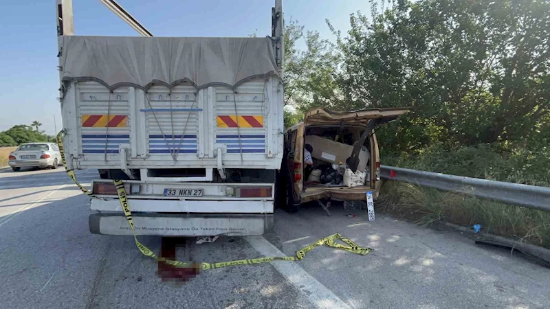Hatay’da kamyon 3 aracı biçti: 1 ölü, 10 yaralı
