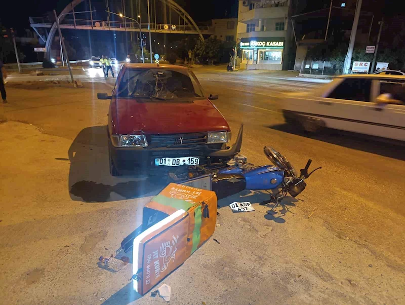 Otomobil motosiklete çarptı, o anlar kamerada
