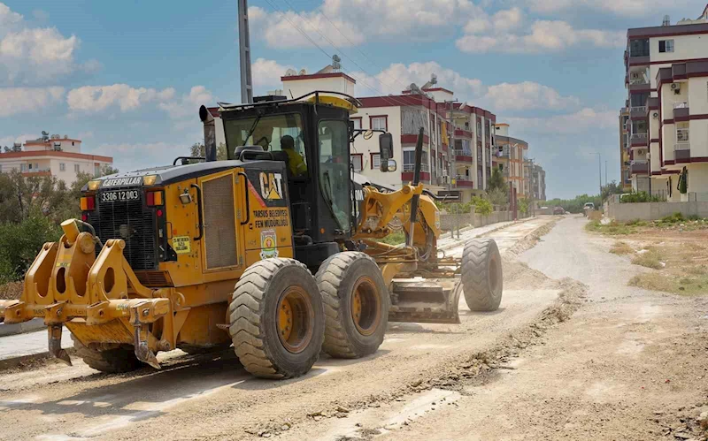 Tarsus’ta Bağlar Mahallesi’nde yol çalışmaları başladı
