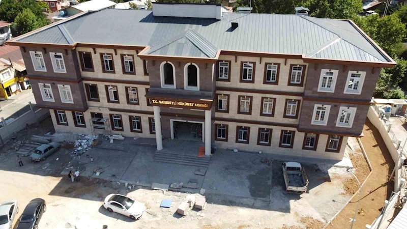 Deprem sonrası yıkılan Saimbeyli kaymakamlık binası yeniden inşa edildi
