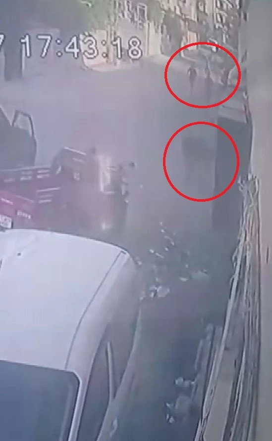 Reyhanlı’da otomobille çarpışan motosikletli metrelerce savruldu
