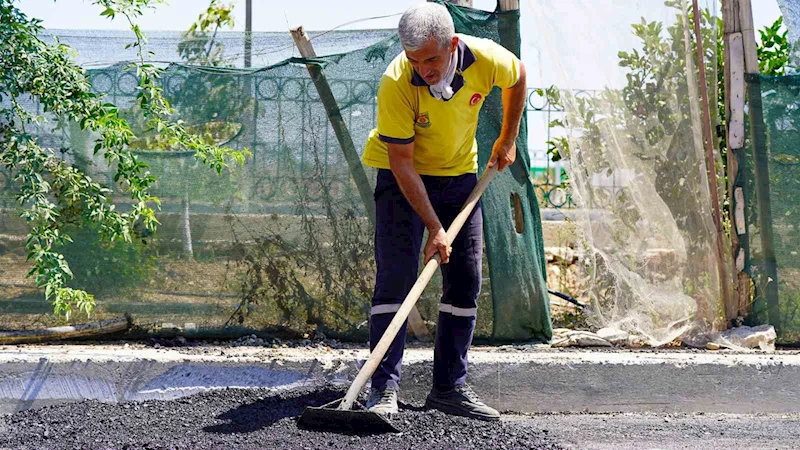 Tarsus’ta 9 mahallede asfalt yama çalışması tamamlandı
