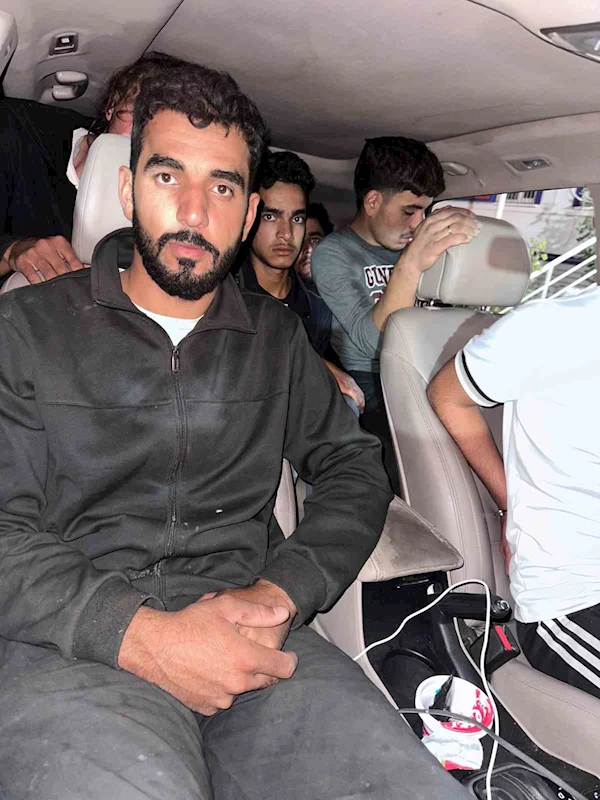 Hatay’da 26 kaçak göçmen yakalandı: 3 tutuklama
