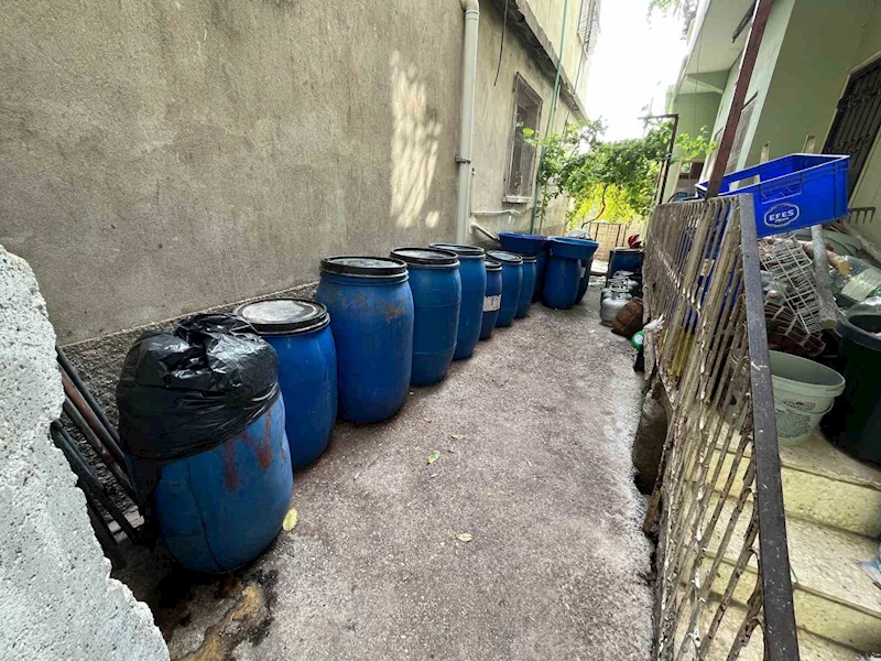 Adana’da 3 bin 650 litre sahte içki ele geçirildi: 4 gözaltı
