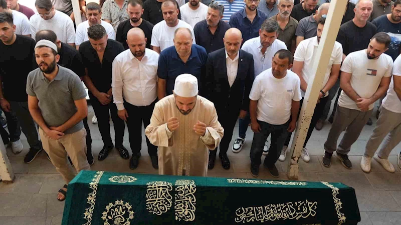 Bıçaklı saldırıda hayatını kaybeden genç adam son yolculuğuna uğurlandı
