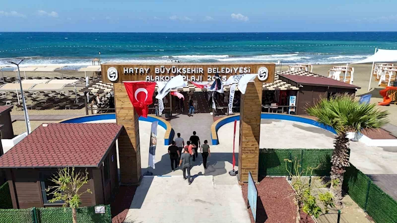 Hatay Büyükşehir Belediyesi tarafından yapımı tamamlanan Alakop Plajı hizmete açıldı
