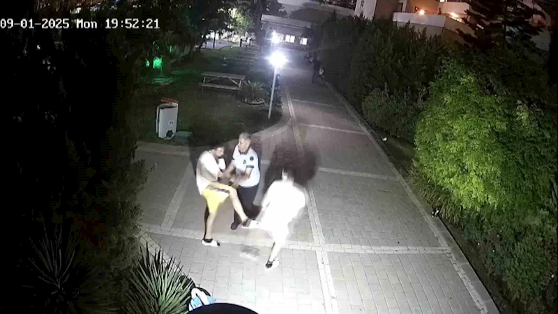 13 yaşındaki çocuğu site ortasında dövdü, o anlar güvenlik kamerasına yansıdı
