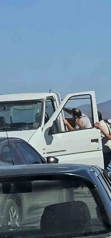 Trafikte yaşanan kürekli kavga
