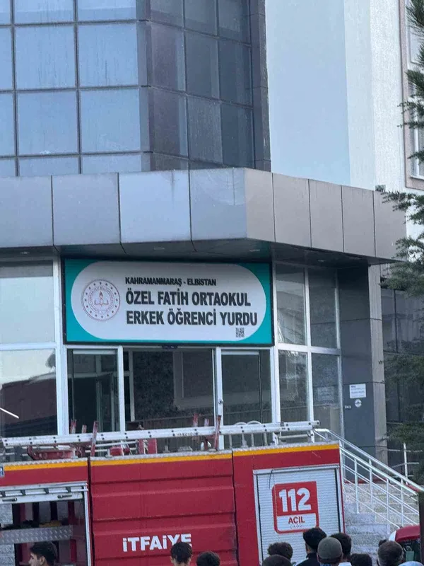 Öğrenci yurdunda yangın paniği
